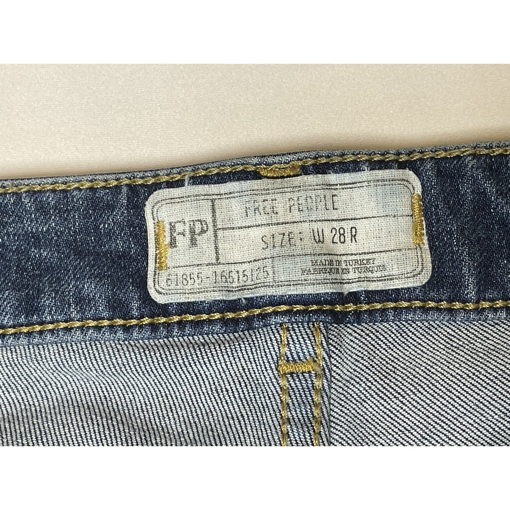 Free People Dark Wash Straight Jeans‎ Size 28R - Picture 3 of 8